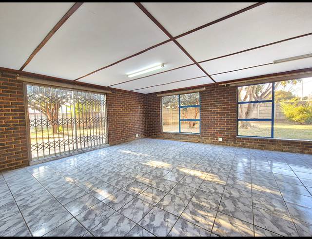 2 BEDROOM HOUSE TO LET IN DALPARK